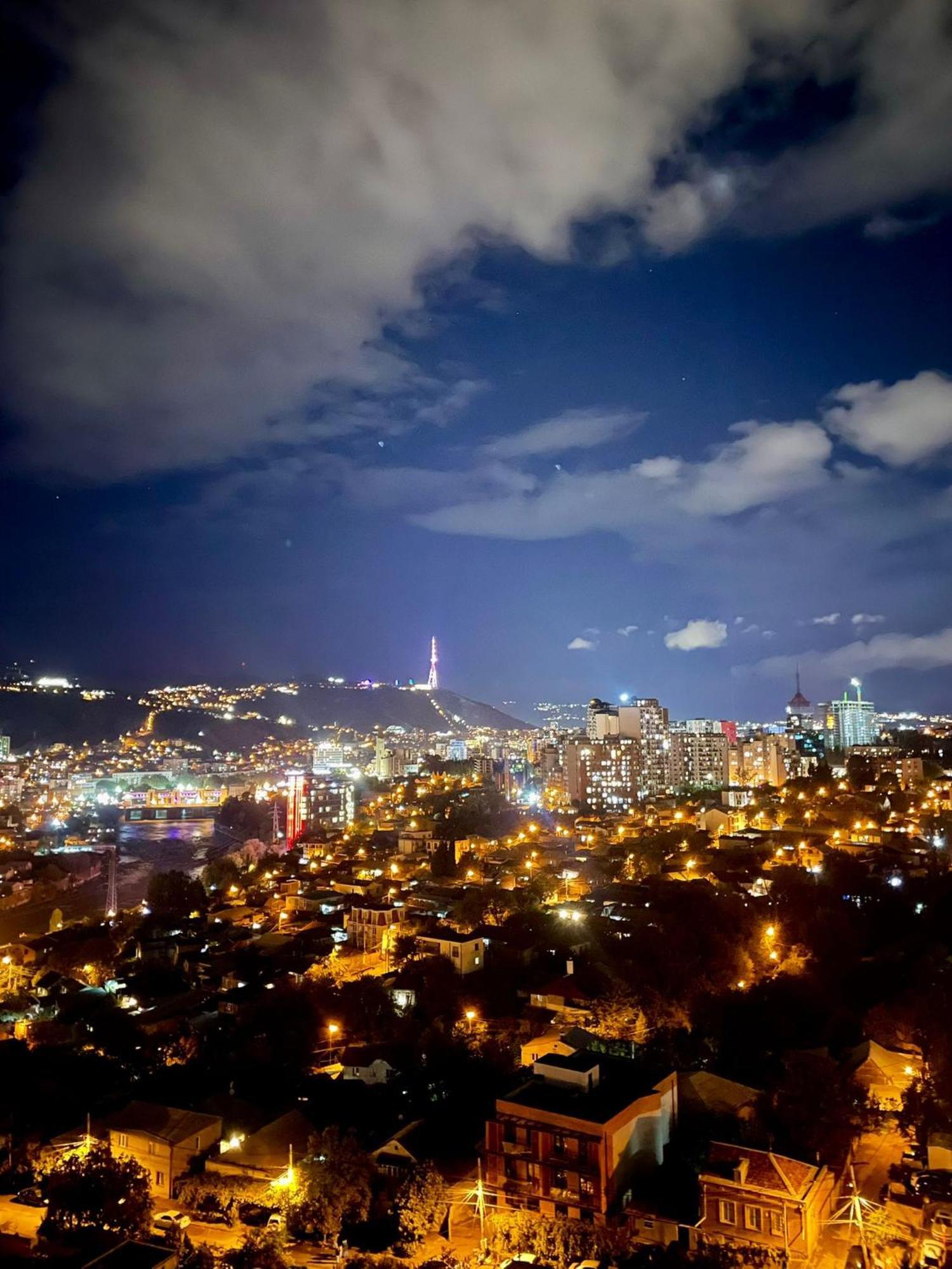 Cozy 1-Bedroom Unit In Tbilisi, With Amazing View Exterior foto
